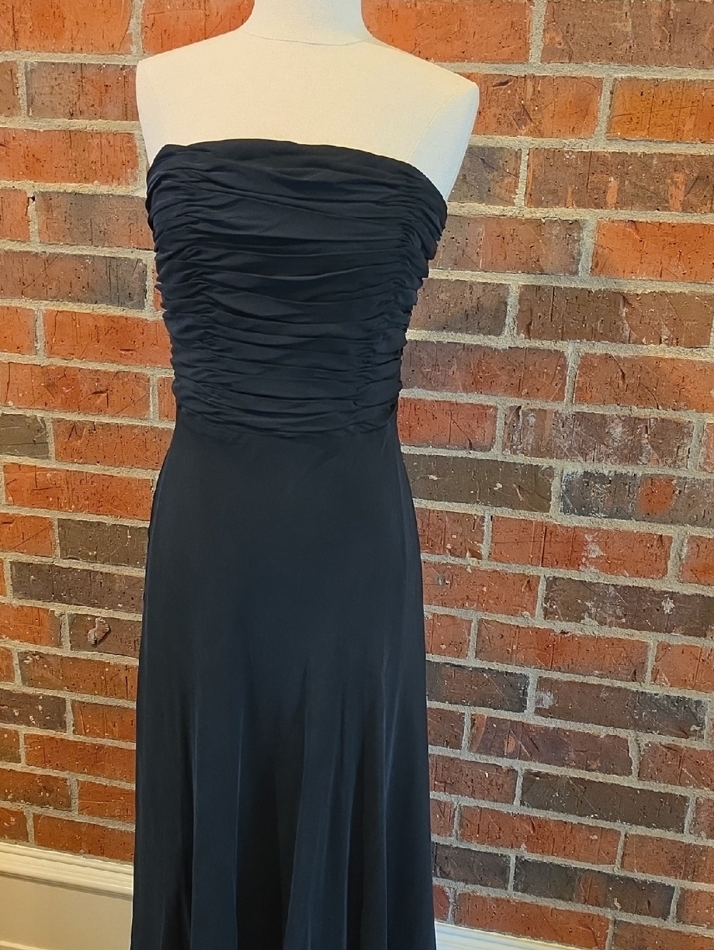 Lauren Ralph Lauren Black Strapless Ruched Bodice Maxi Dress 100% Silk Sz 8 EUC - Picture 2 of 9